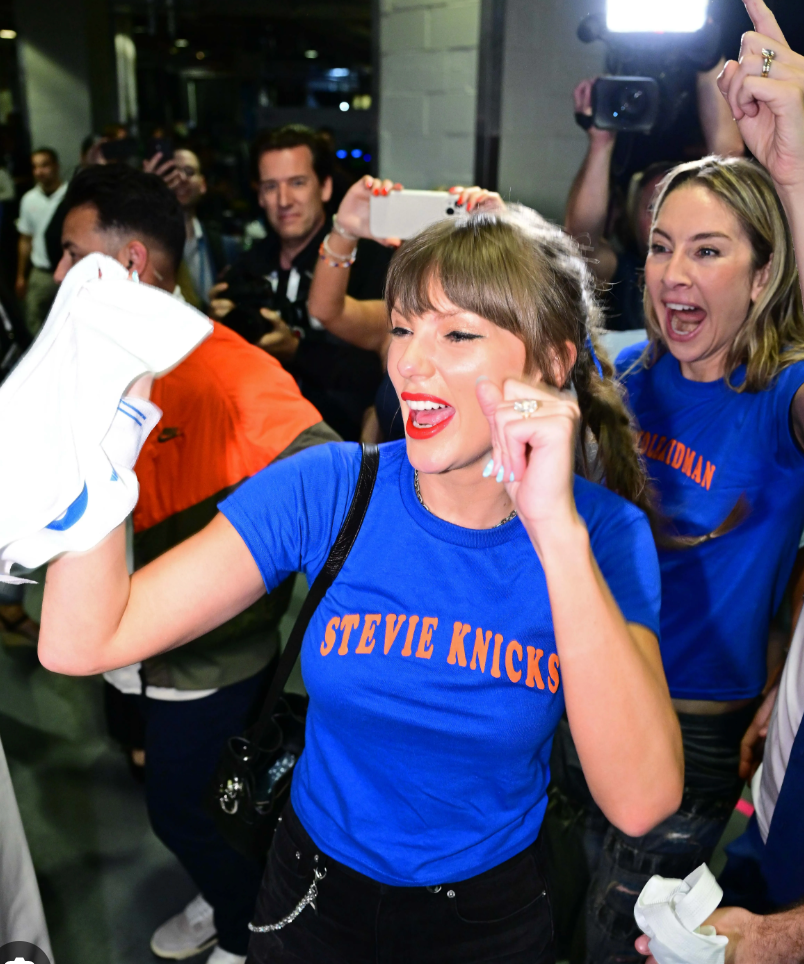 Stevie Knicks T-Shirt - Standard Fit